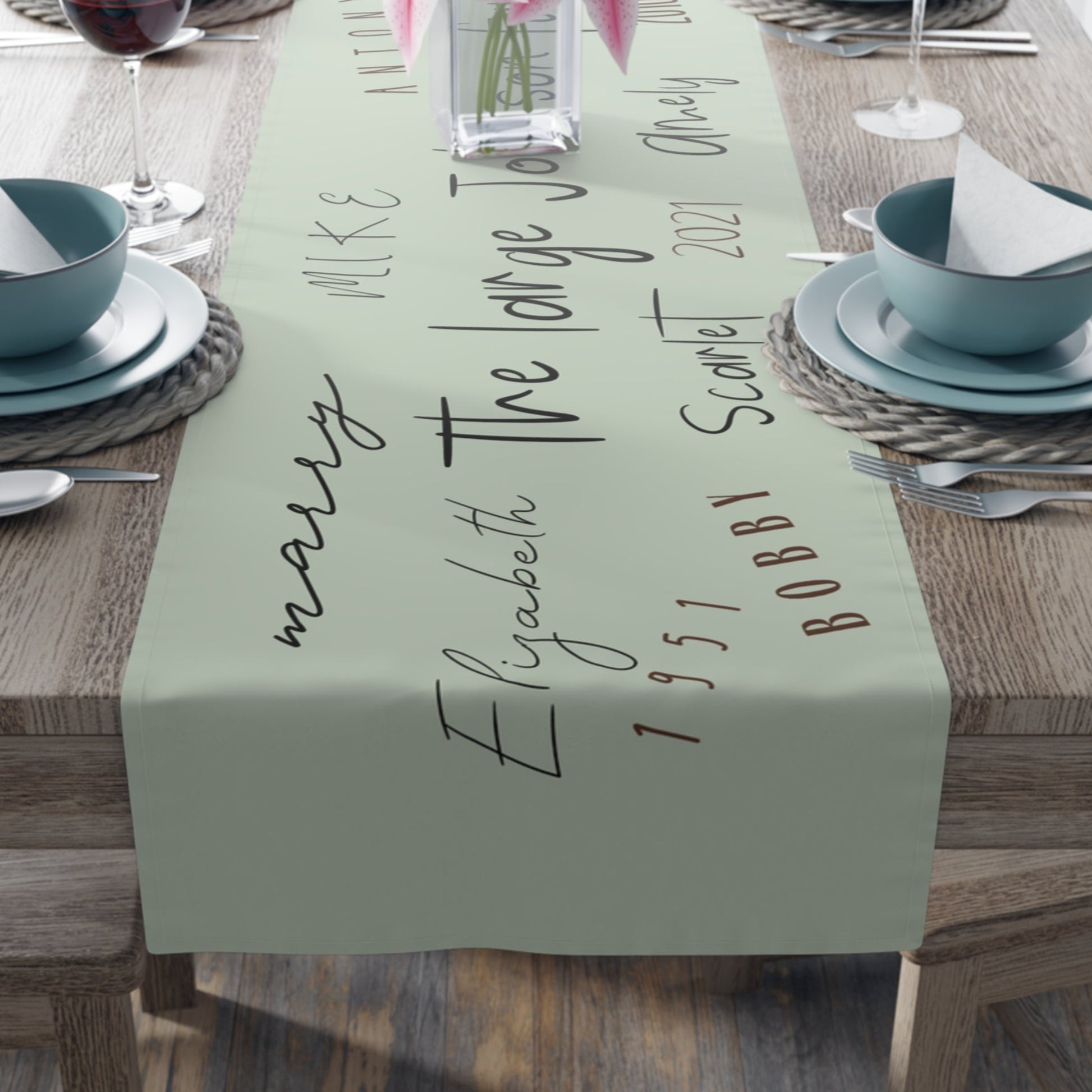 Custom text table runner with a modern and elegant style