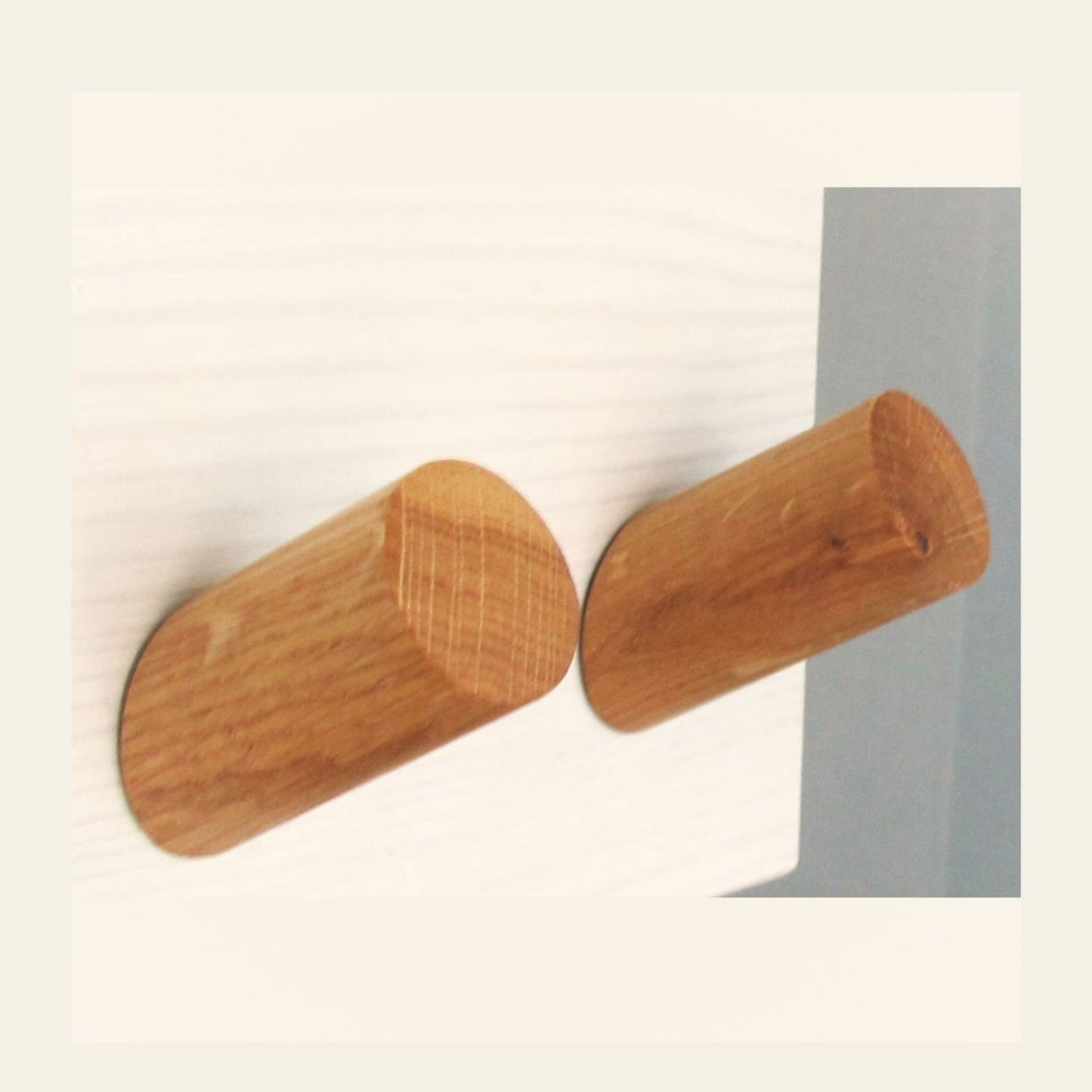 Minimal Oak Wall Hook – Scandinavian Wooden Peg